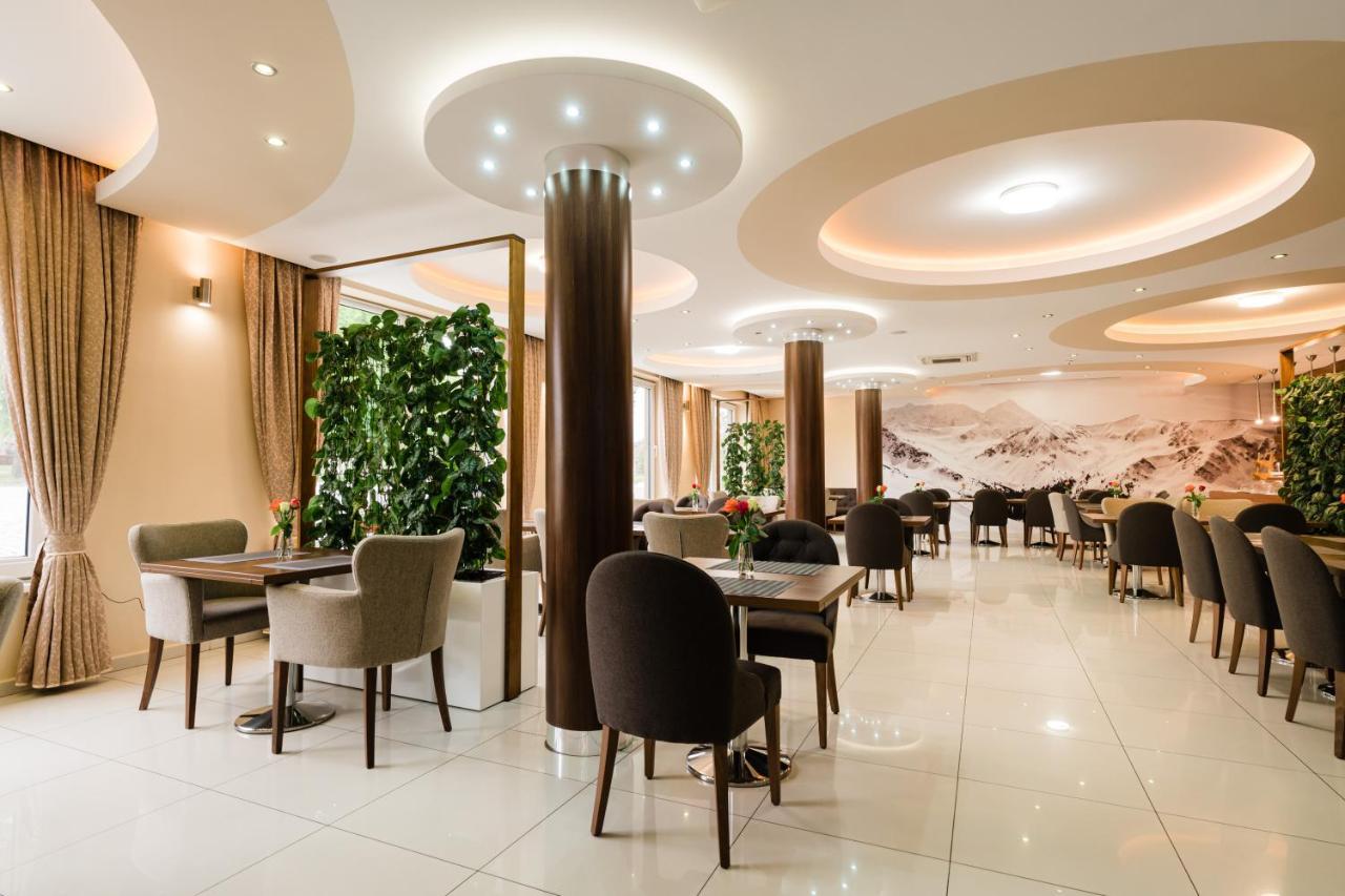 Hotel Menhard Eksteriør bilde