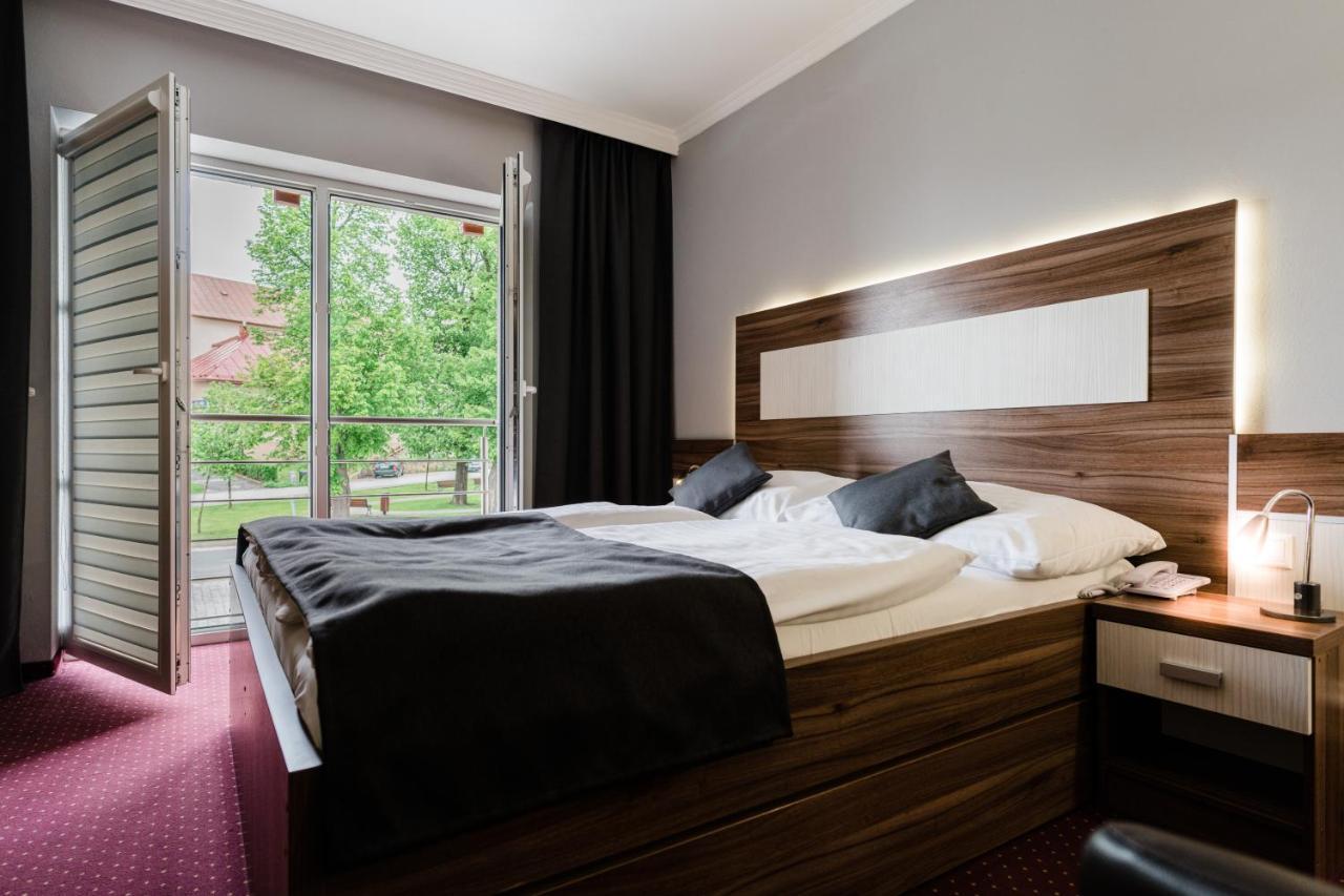 Hotel Menhard Eksteriør bilde