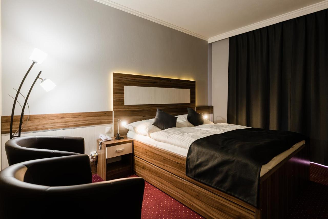 Hotel Menhard Eksteriør bilde