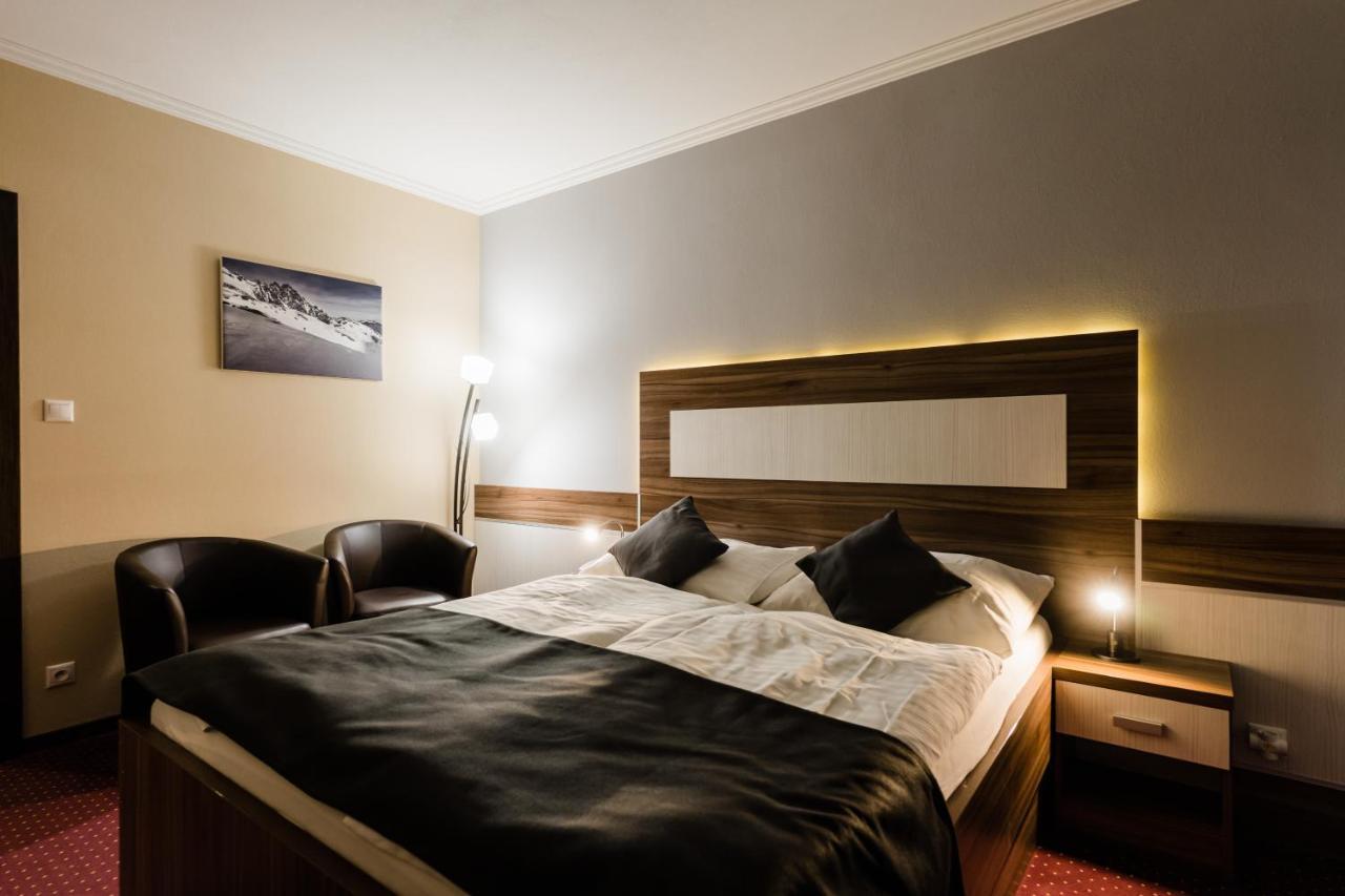 Hotel Menhard Eksteriør bilde