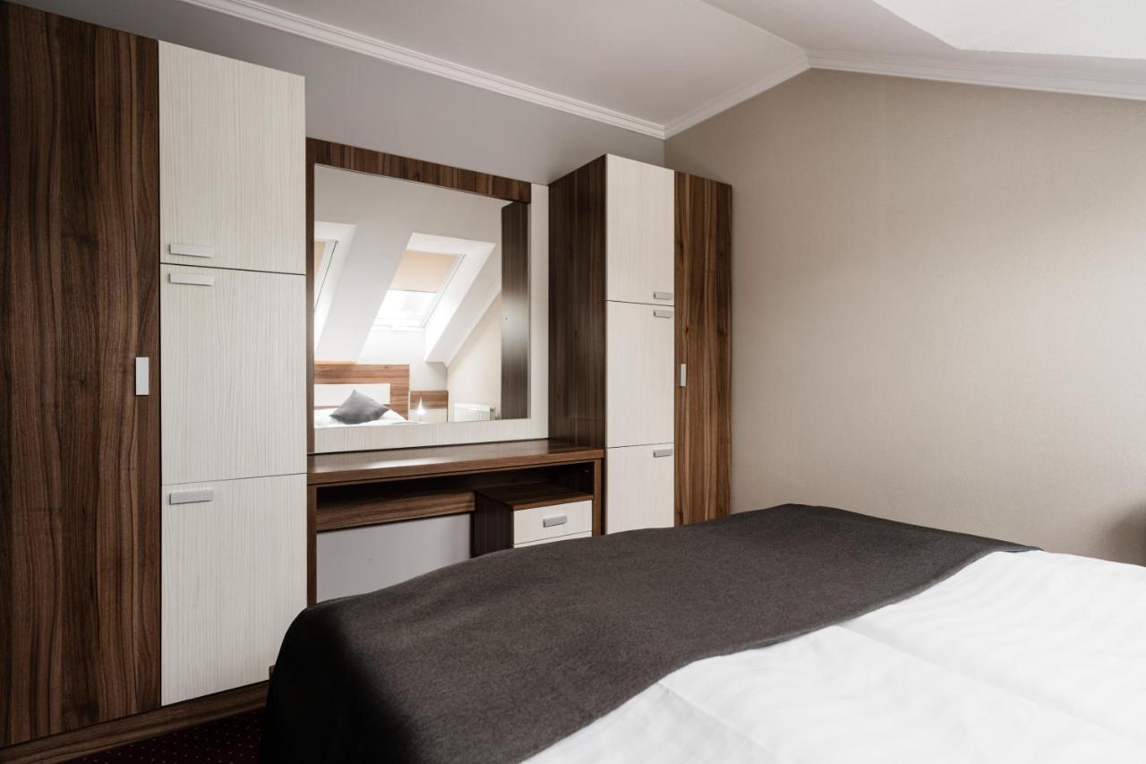 Hotel Menhard Eksteriør bilde
